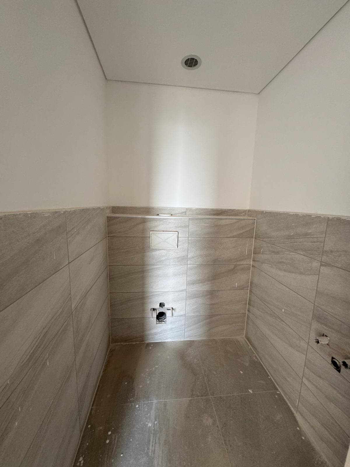 bathroom shower wood pattern tiles