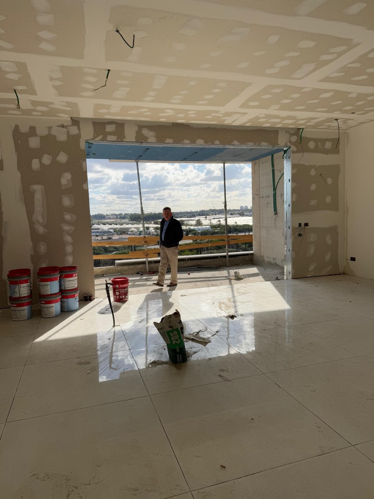 construction site living room panoramic windows