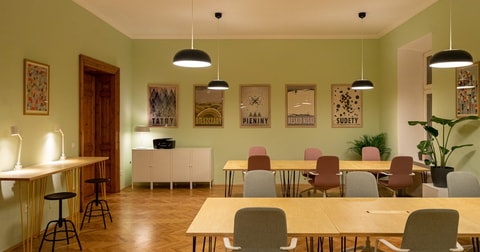 פגישת ייעוץ עם מעצבת פנים