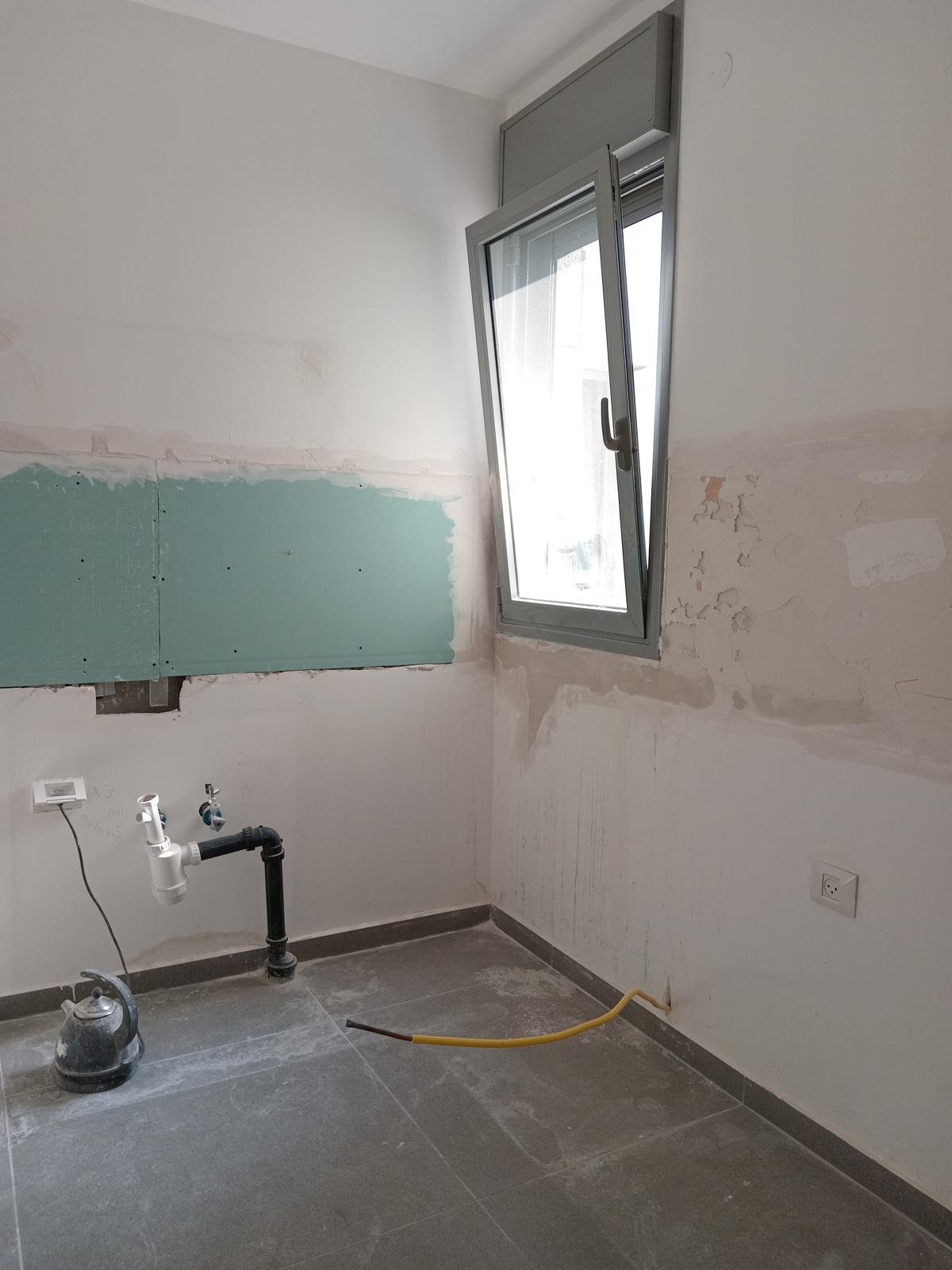 bathroom construction plumbing installation